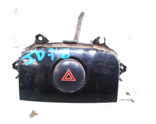 Boton Interruptor Hazard Mazda 3 2.5 Py 2017-2020 (Usado)