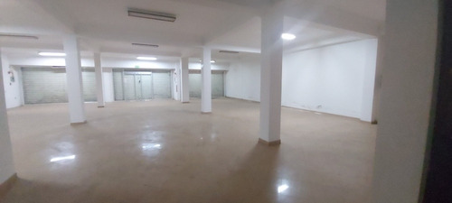 Imagen 5 de 8 de Galpones Av Lisandro Alvarado Al Lado De Hotel