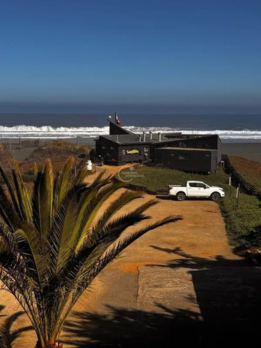 Casa En Venta De 3 Dorm. En Pichilemu