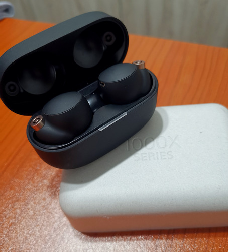 Audífonos Inalámbricos Noise Cancelling Wf-1000xm4 Negro Negro (Usado)