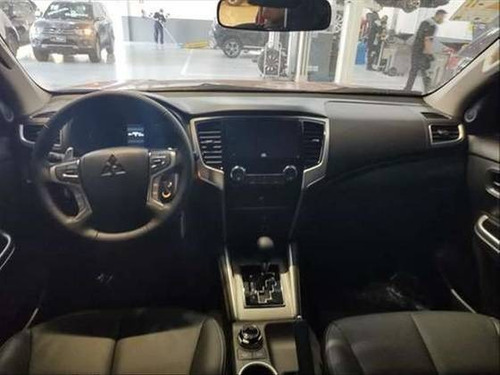 Imagem 6 de 10 de Mitsubishi L200 Triton 2.4 16v Turbo Diesel Sport Hpe Cd 4p