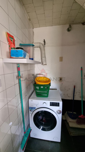 Casa En Venta - 2 Baños ,4 Dormitorios, Escritorio, Azotea