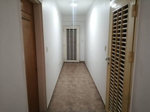 Imagen 13 de 28 de Apartamento De Oportunidad En Las Chimeneas Valencia Ata-926 Angela Betancourt 04125067379 04244900499