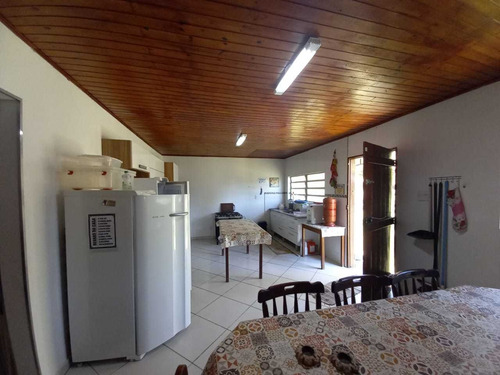 Imagem 10 de 14 de 6.000 M², Casa Sede E De Caseiro, Área De Lazer Com Piscina!