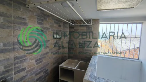 Apartamento En Arriendo En Comuneros. Cod A17034