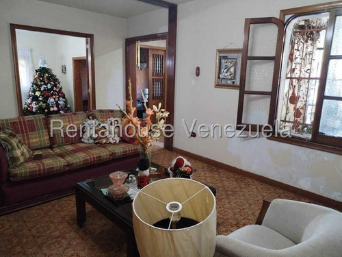 Rz Vende Imagina Tu Vida En Esta Casa Tranquila Con La Conveniencia De Centros Comerciales Cerca. 25-8837 May3