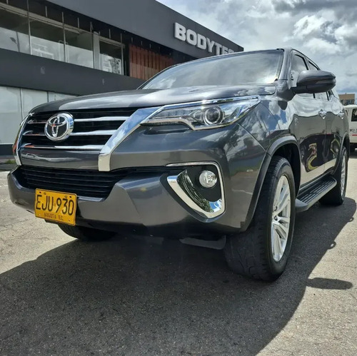 Toyota Fortuner 2.7L 4X2 At