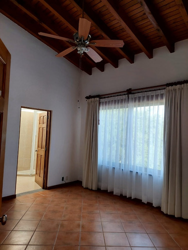 A 10 Min De Los Arcos Privada Exclusiva De Casas De Autor, Estilo Mexicano Moderno 3 Rec Con Baño Y Vestidor Espacios Amplios Y Jardin Trasero