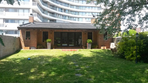 Venta, Malvin , 5 Dormitorios, Barbacoa , Divina Casa