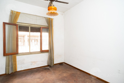 Venta Casa 3 Ambientes Con Patio Y Terraza, A Refaccionar En Villa Bosch