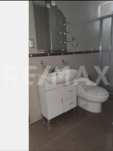 Imagen 9 de 15 de En Venta Bonito Apartamento En La Urb La Soledad