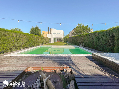 Venta De Casa En City Bell, Barrio El Quimilar