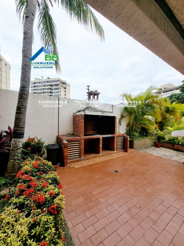 Imagen 14 de 15 de En Venta Cómodo Apartamento De 65 M2 En La Urbanización Los Corales