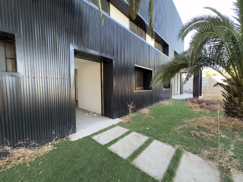 Bodega Con Oficinas En Sector Idustrial