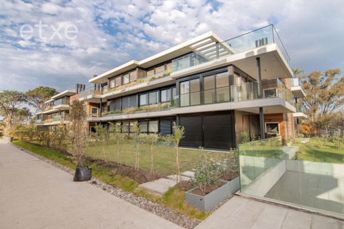 Apartamento En Venta De 1 Dormitorio En Jardines De Carrasco