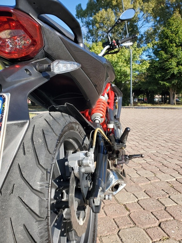 Imagen 12 de 16 de Benelli Tnt300