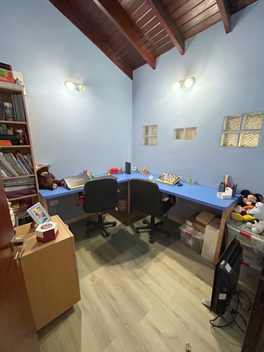 Lujan 1300 - Lanus Este - Excelente Chalet 5 Amb Con Parque Y Pileta! Impecable