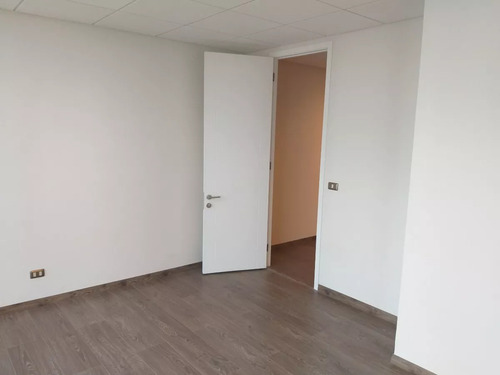 Se Vende Oficina Ubicada En Reñaca Norte