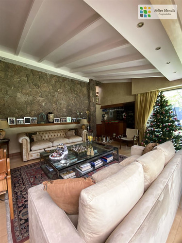 Casa En Venta De 4 Dorm. En Las Condes