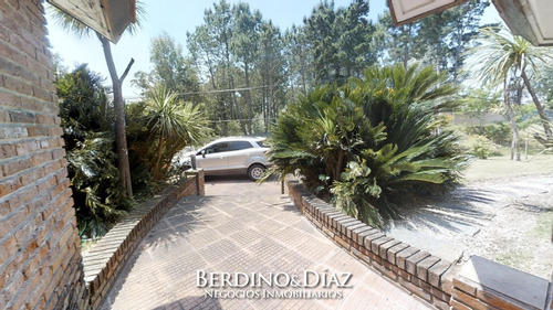 Casa -4 Dormitorios. Única Oportunidad !!!- Ref: 556