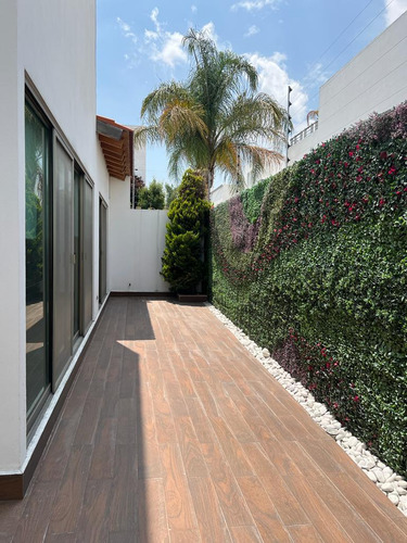 Casa En Venta En Lomas De Angelópolis Cluster 999 Cuarto De Servicio