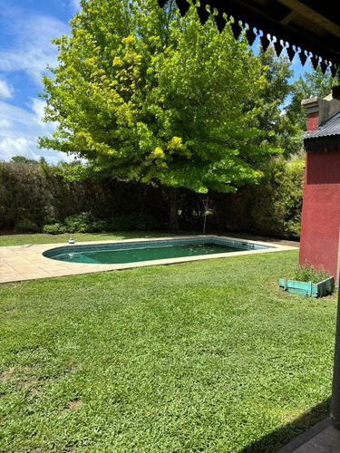 Casa En Venta Cadaques (funes Hills) - 3 Dormitorios