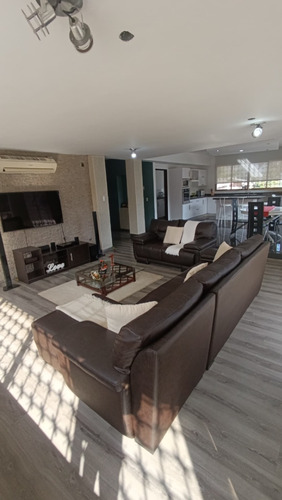 Aparto-casa, Remodelado, Amoblado Y Equipado En La Urb. Alta Florida (planta Alta)
