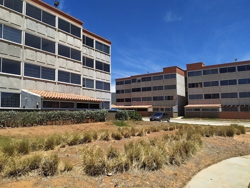 Imagen 10 de 11 de Re/max 2mil Vende Apartamento En San Antonio Resd. Pueblo Nuevo - Isla De Margarita