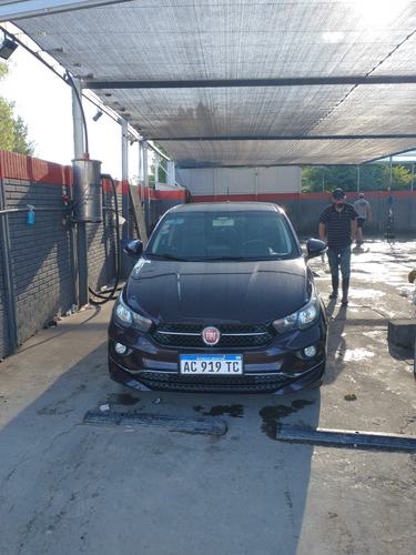 Fiat Cronos 1.8 16v Precision