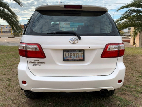 Imagen 5 de 18 de Toyota Fortuner 4x4