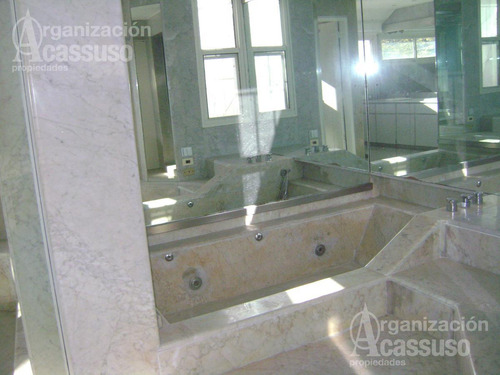 Casa En Venta - Martínez - Av. Libertador Al Río