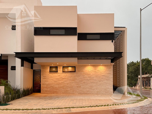 Casa En Venta En Via Cumbres Cancun