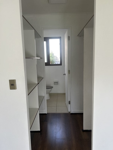 Arriendo Casa En Esquina Disponible 01/06