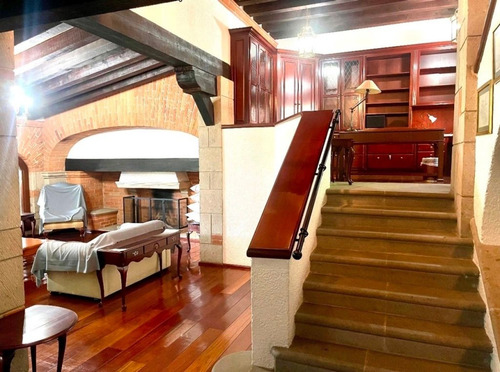 Residencia Exclusiva En Av Flores:elegancia, Comodidad Y Estilo De Vida Único