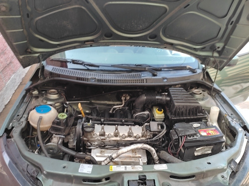 Imagen 7 de 7 de Volkswagen Gol 2012 1.6 Trendline Mt 5 P Hatchback