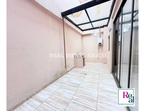 Se Arrienda Hermosa Casa Unifamiliar En Unidad Abierta.
