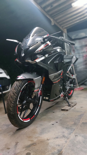 Bajaj Rouser Rs 200. 2018, Excelente Estado.