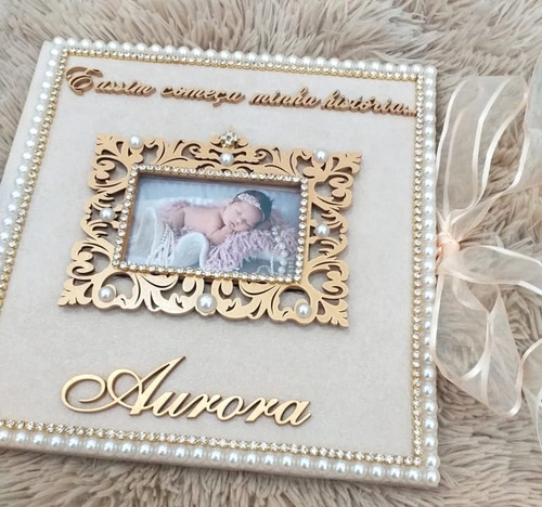 Imagem 3 de 9 de Livro Do Bebê Luxo Veludo Bege Personalizado Com Nome