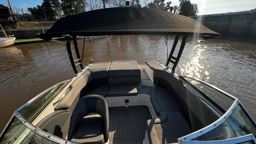 Imagen 15 de 24 de Lancha Quest 210 Open 2017 Volvo 240 Cv Canestrari Eclipse)