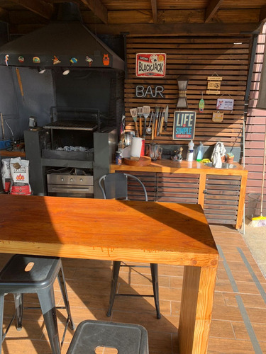 Se Vende Negocio Funcionando Con Casa Grande, Metro Mirador