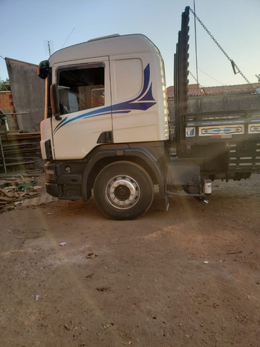 Imagem 4 de 7 de Scania P 330