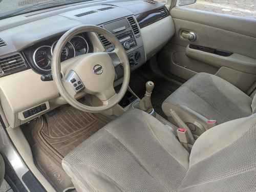 Imagen 10 de 15 de Nissan Tiida 2011 Emotion Tm