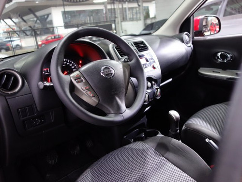 Nissan March March 1.0 SV 16V FLEX 4P MANUAL
