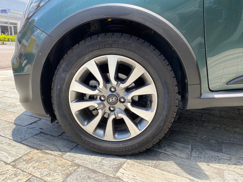 Imagem 3 de 6 de Hyundai Hb20x 1.6 16v Style Flex 4p Manual