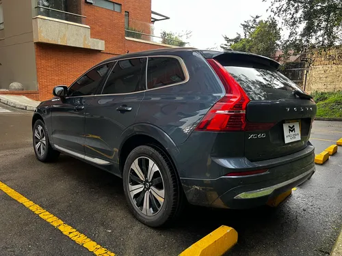 Volvo XC60 2.0 T8 Plus