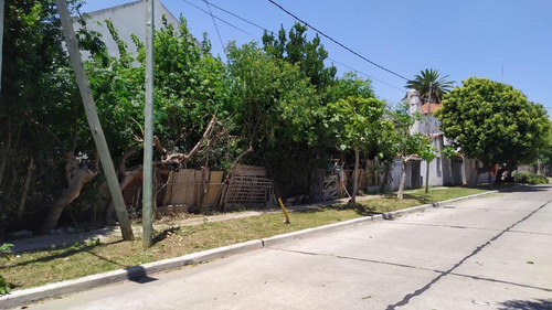 Imagen 16 de 20 de Venta Casa Con Local A Refaccionar En Berazategui.