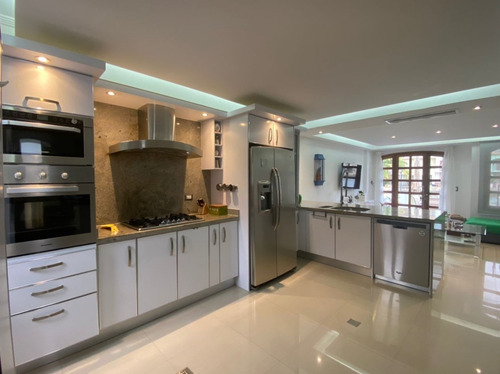 Imagen 6 de 30 de En Venta Moderna E Impecable Casa En Res. Pueblo Viejo.