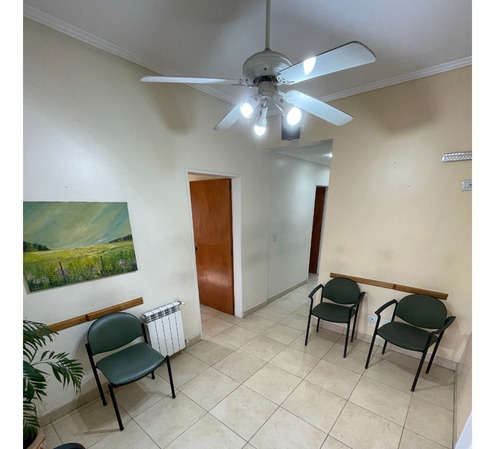 Imagen 14 de 21 de Macias 500 Esquina Canale, Adrogué - Alquiler Profesional, Ideal Consultorios / Oficinas - 135 M2