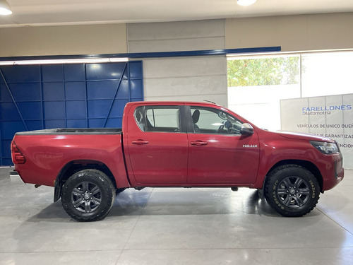 Toyota Hilux Sr 4x4 Sbrf77