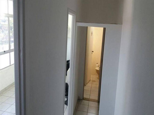 Imagem 4 de 13 de Sala Comercial Em Ótimo Estado Com Banheiro Na Vila São Jorge Em São Vicente E Está Em Otimo Estado Para Montar Seu Escritorio Ou Seu Consultório Ou Até Mesmo Um Comercio Com Uma Otima Localização Pr